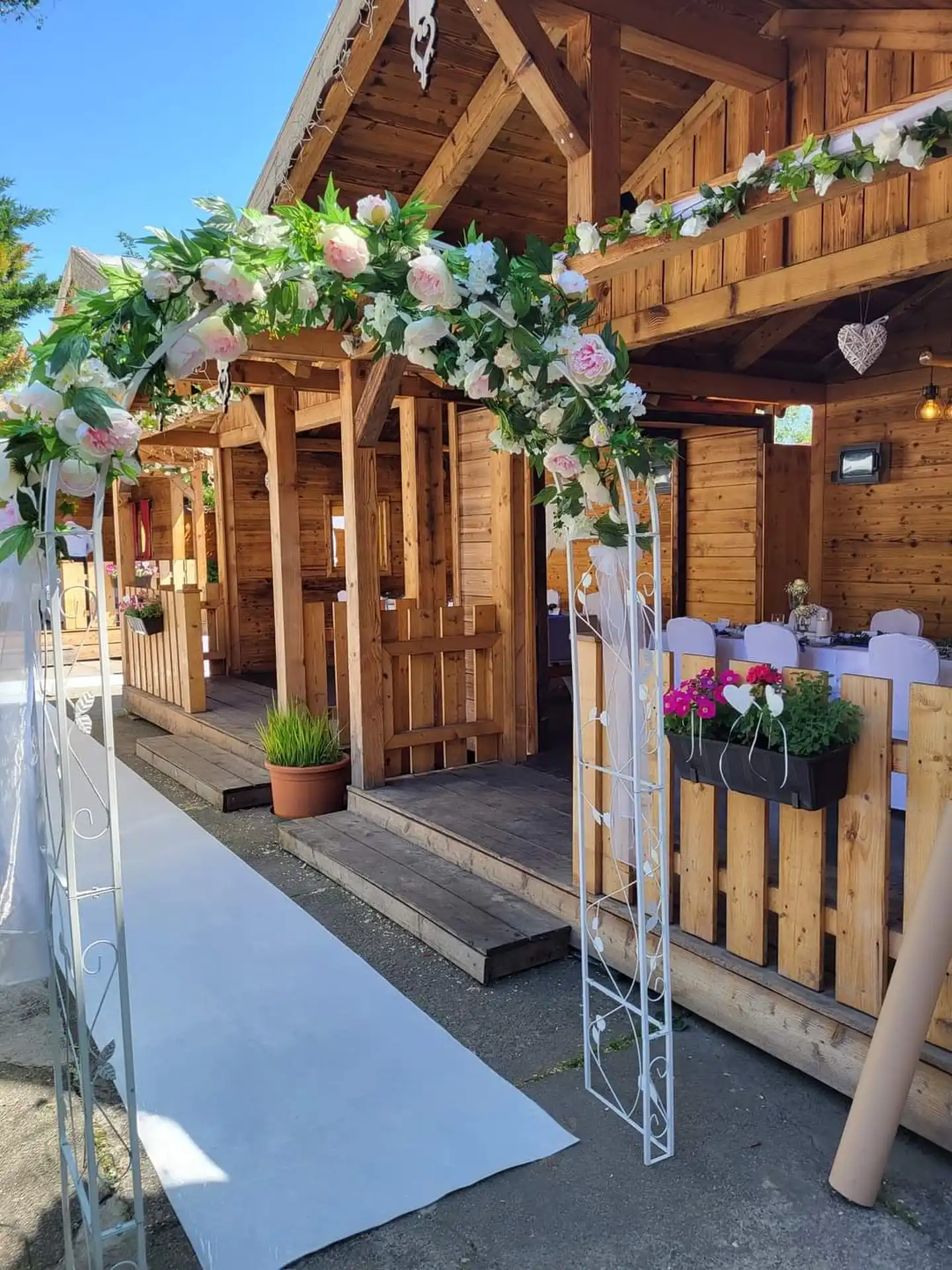 Ambiente Hochzeitsessen in Wien beim Roten Hiasl Hachzeitslocation