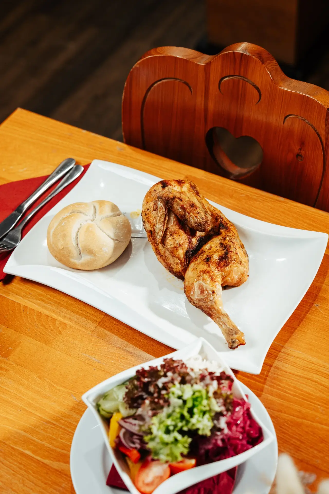 Bestes Grillhendl in Wien mit Beilage vom Roter Hiasl