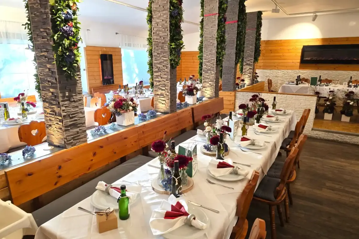 Hochzeitsessen in Wien beim Roten Hiasl Hachzeitslocation